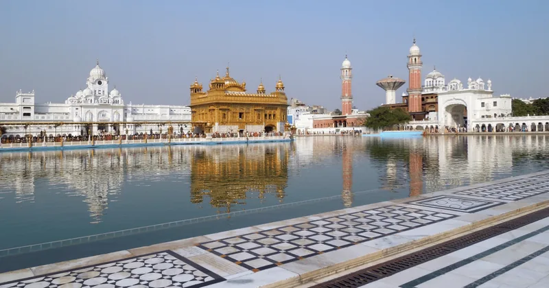 दिल्ली से ट्रेन द्वारा दो दिन