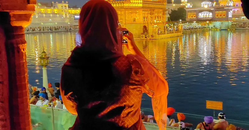 सिख गाइड के साथ पर्दे के पीछे